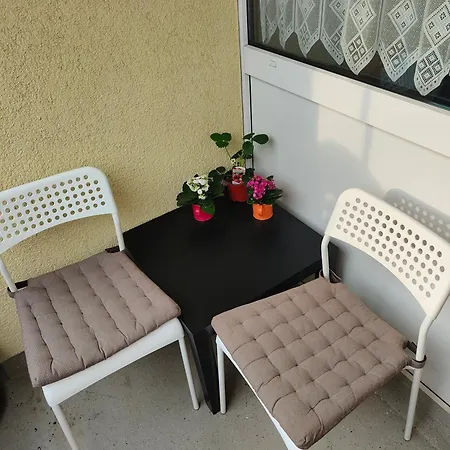 Bequeme Wg-schlafcouch Fuer 2 In Rheinnaehe Lägenhet